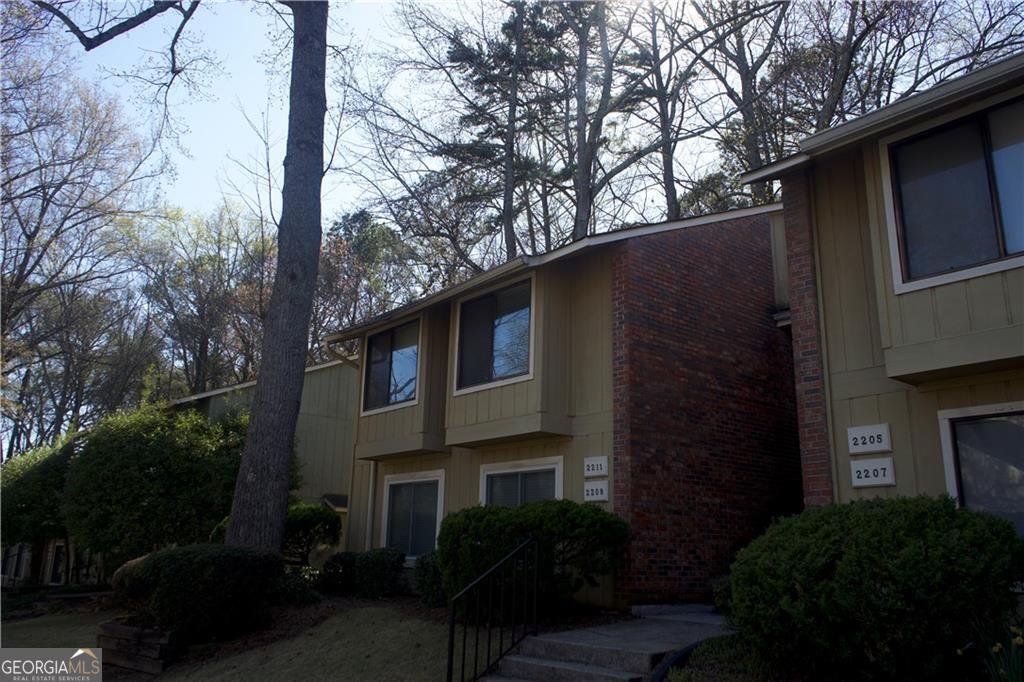 2211 SURREY Court Marietta - 1