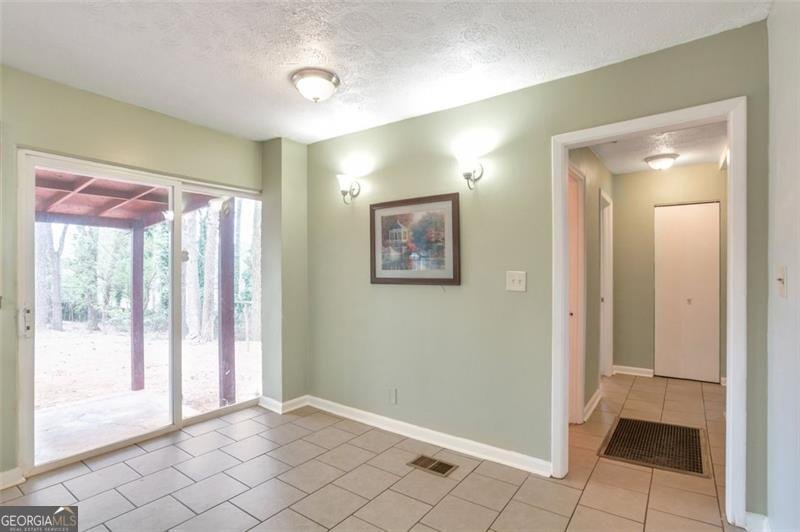 1334 Jennie Lane Lilburn - 7