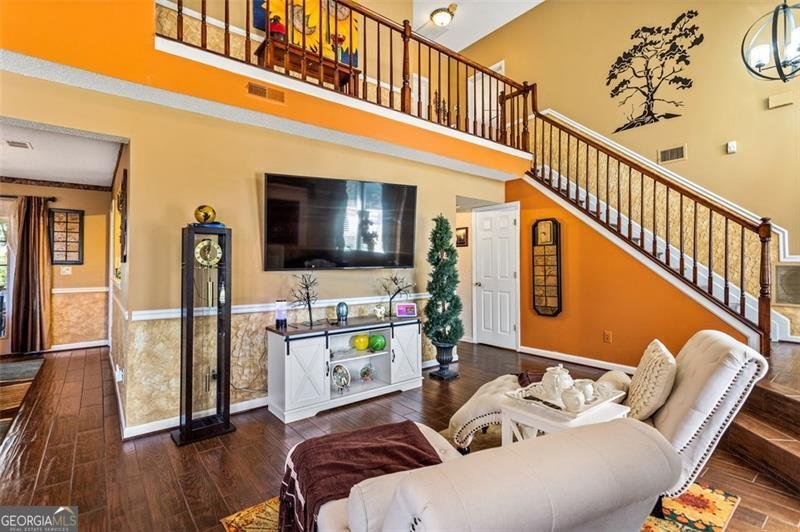 290 LEIGH KAY Drive Lawrenceville - 11