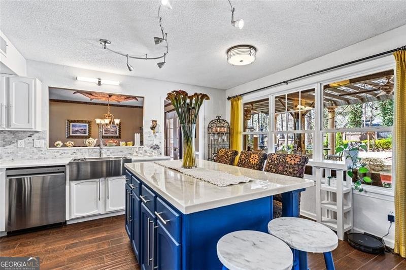 290 LEIGH KAY Drive Lawrenceville - 15