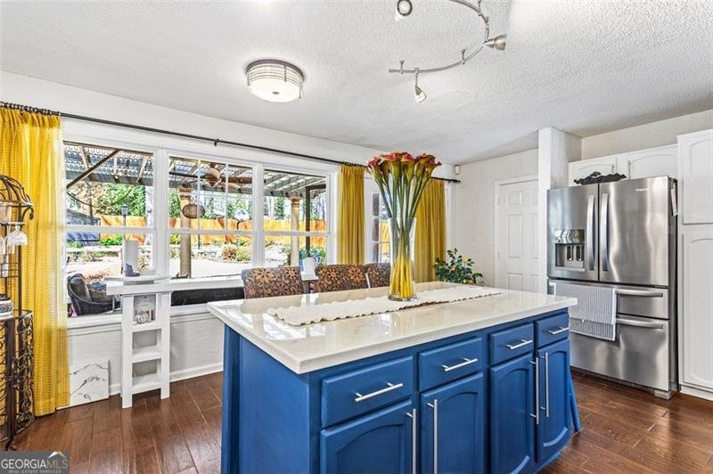 290 LEIGH KAY Drive Lawrenceville - 16