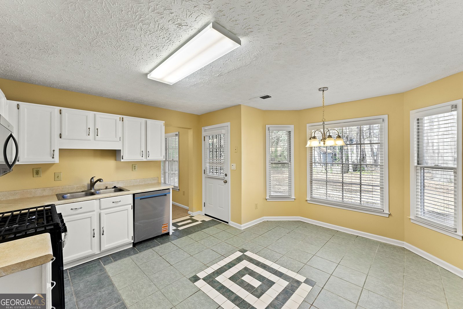 7438 Chilton Lane Riverdale - 10