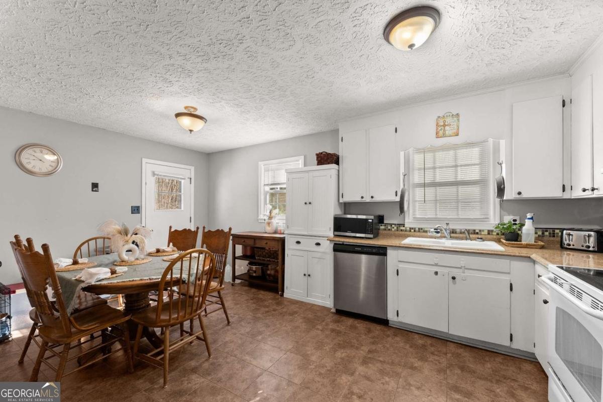 288 Garrison Drive Cleveland - 15