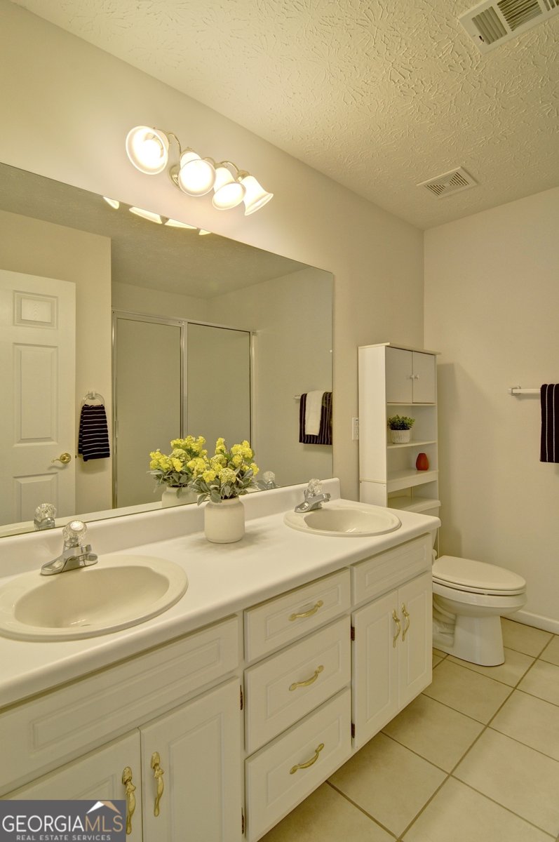 732 Jacoby Drive Loganville - 23