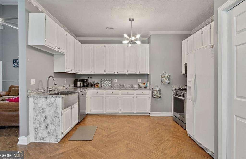 131 Pecan Lake Drive Sharpsburg - 16