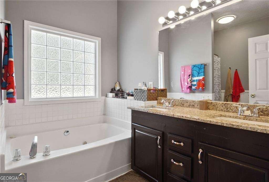 131 Pecan Lake Drive Sharpsburg - 17
