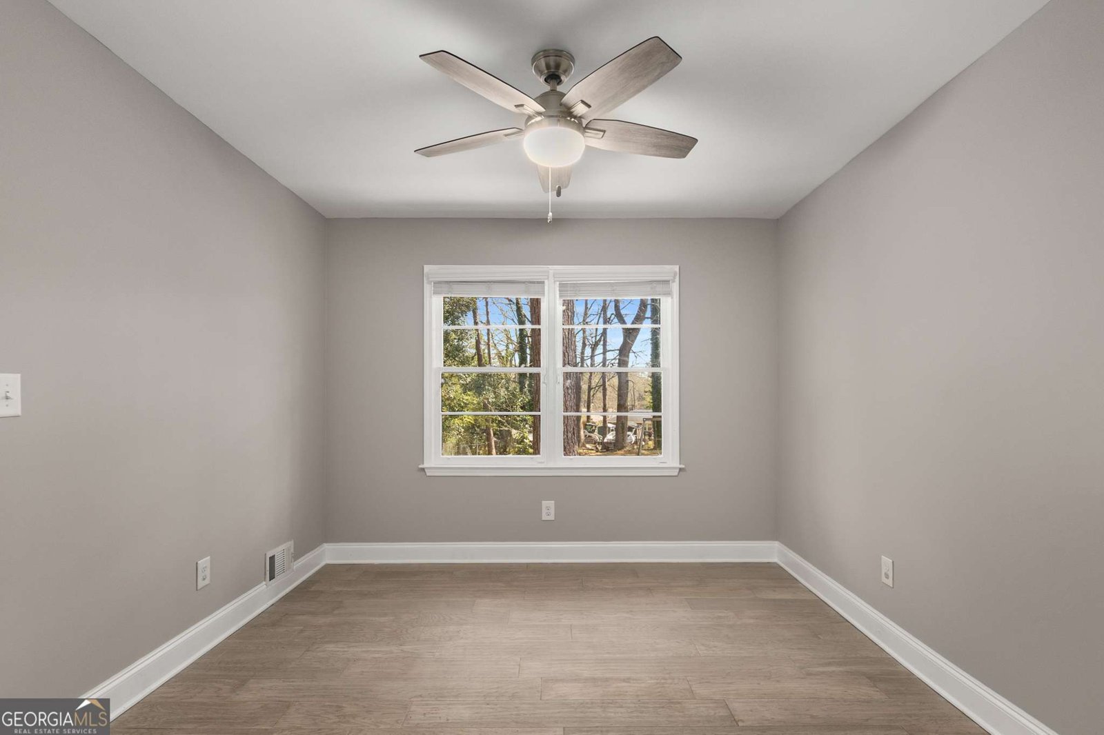 2462 Macon Drive Atlanta - 16