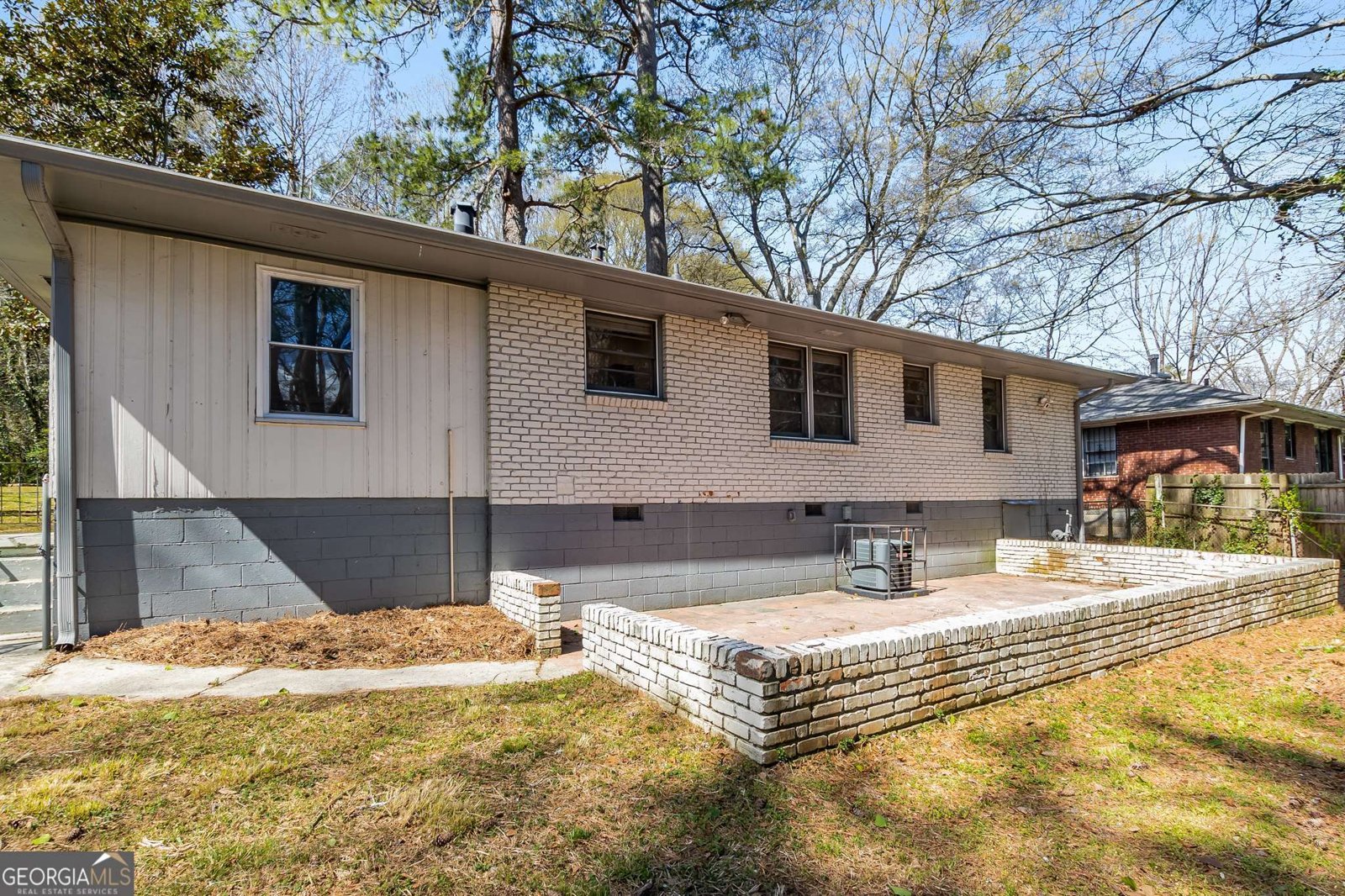 2462 Macon Drive Atlanta - 21