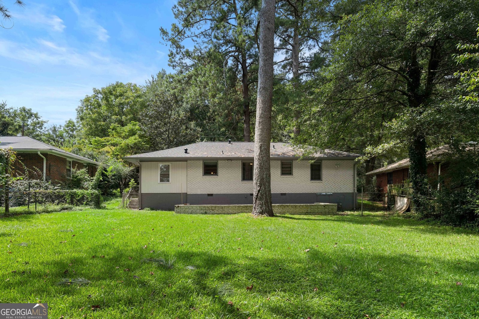 2462 Macon Drive Atlanta - 24