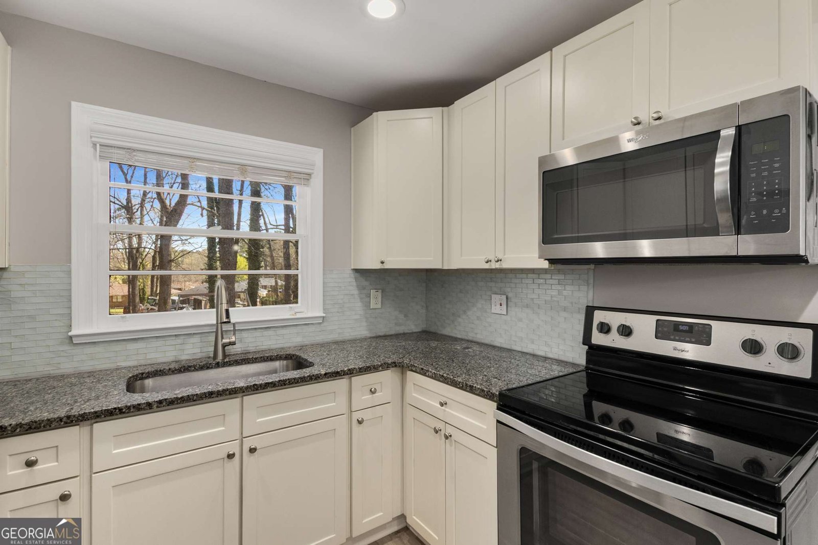 2462 Macon Drive Atlanta - 8