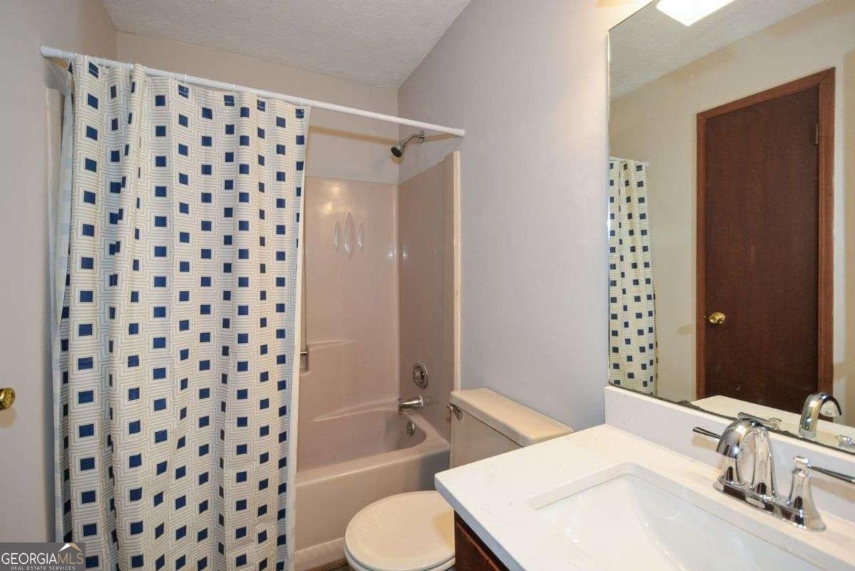 4800 TIMBER RIDGE Drive Douglasville - 33