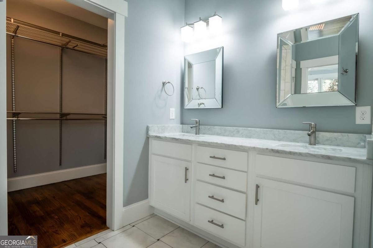 215 Chapman Place Athens - 27