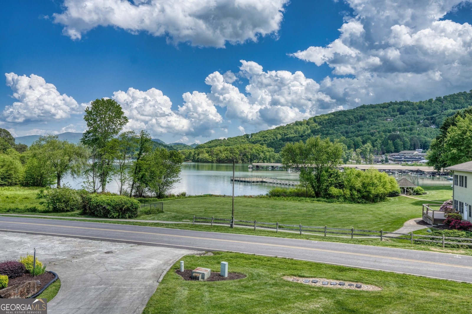 1649-H Lakeview Drive Young Harris - 44