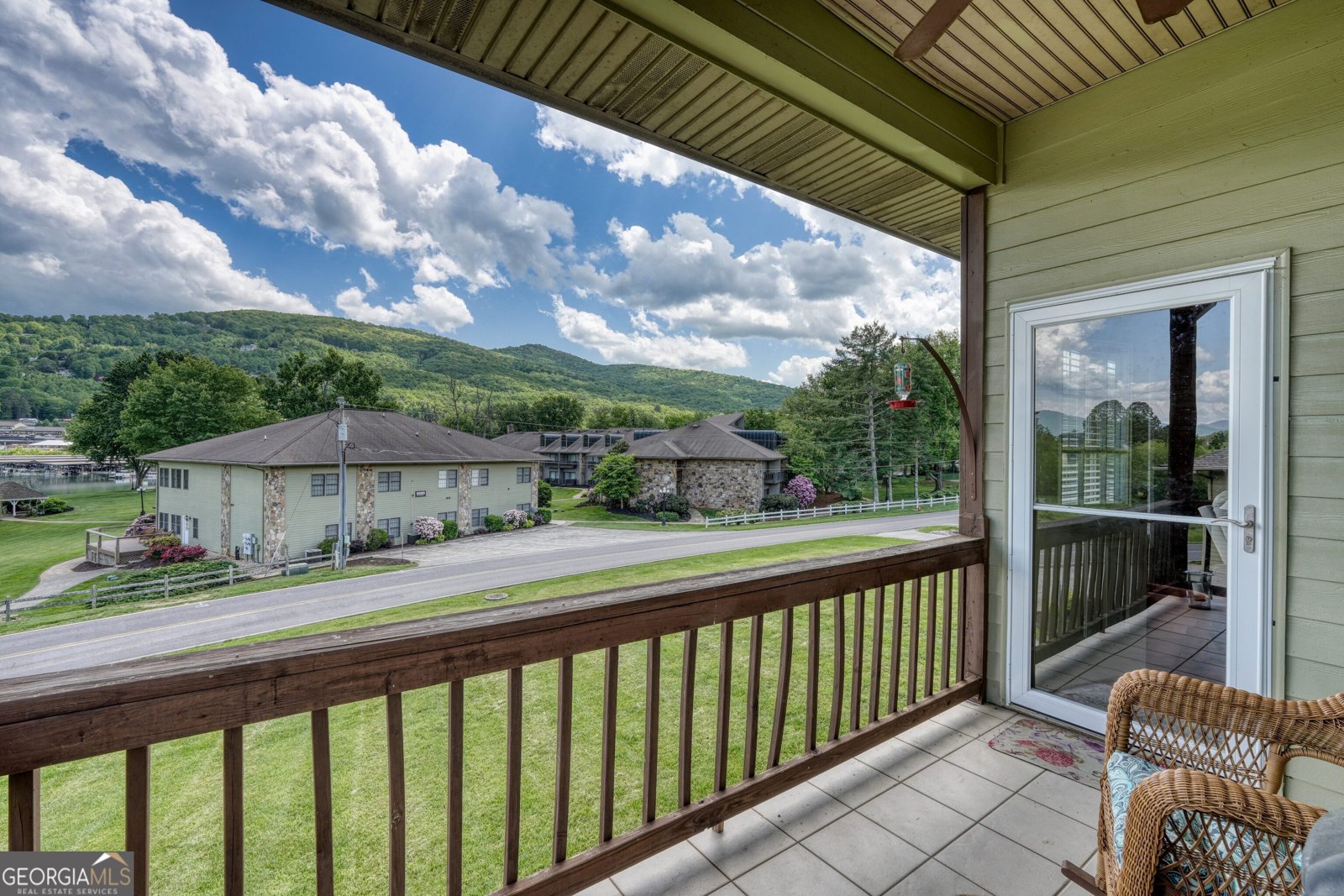 1649-H Lakeview Drive Young Harris - 45