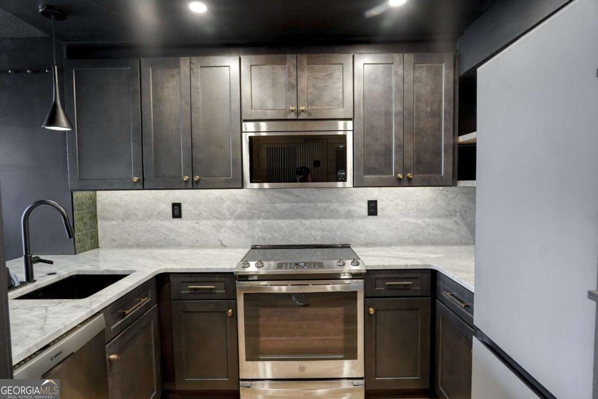 2870 Pharr Court South Atlanta - 7