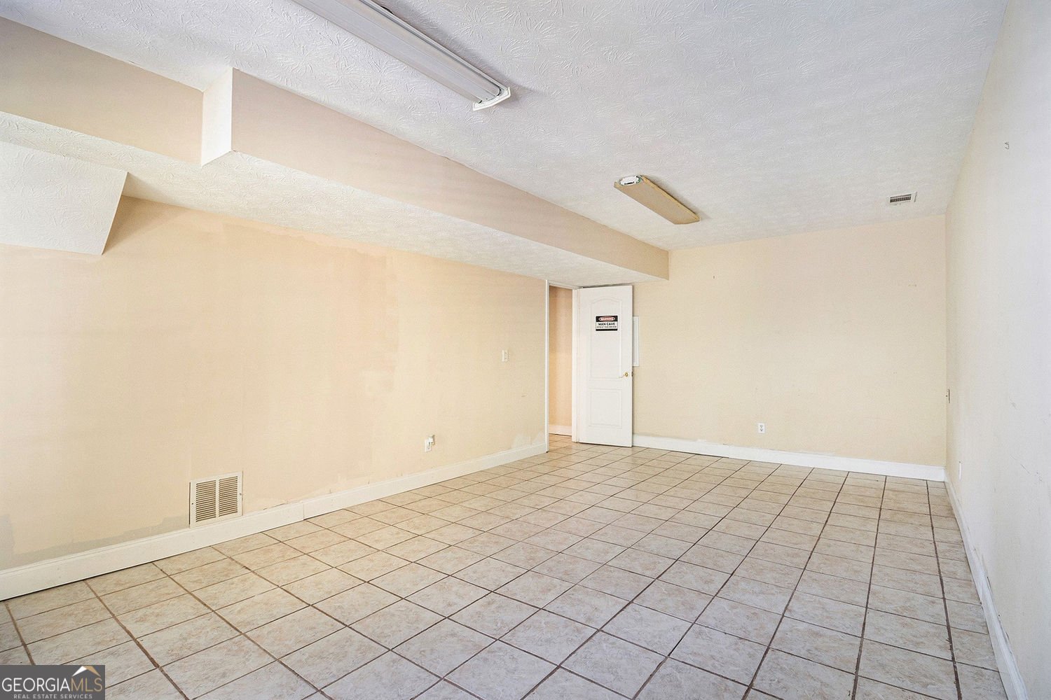 1472 Hartman Drive Lilburn - 38