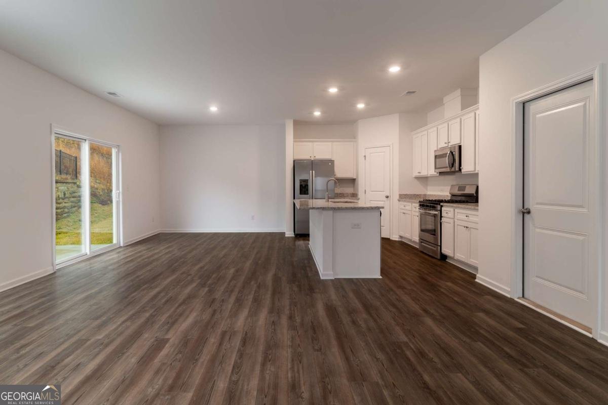 615 Groover Street Ball Ground - 10