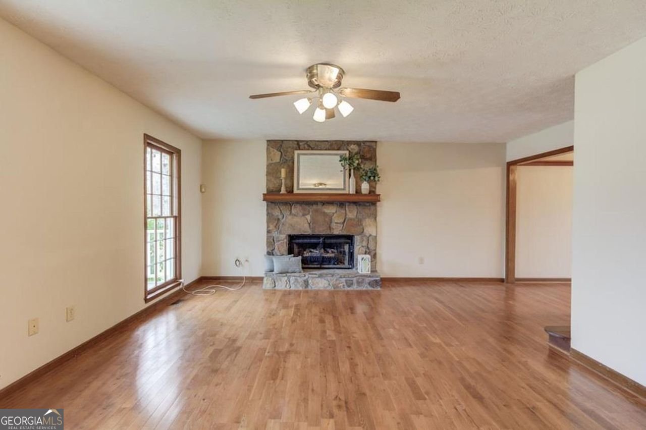 1924 SIDNEYS Cove Lawrenceville - 24