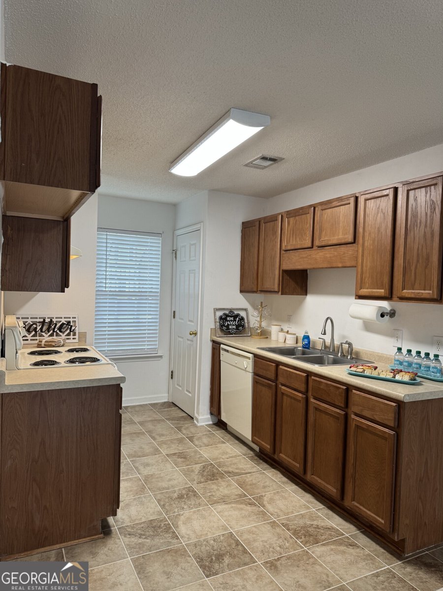 58 Bearing Circle Port Wentworth - 12