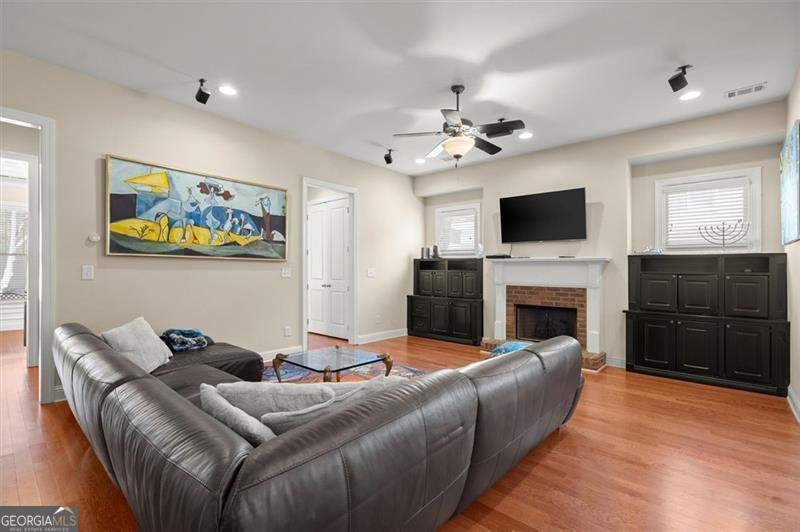 1917 Baxley Pine Trace Suwanee - 16