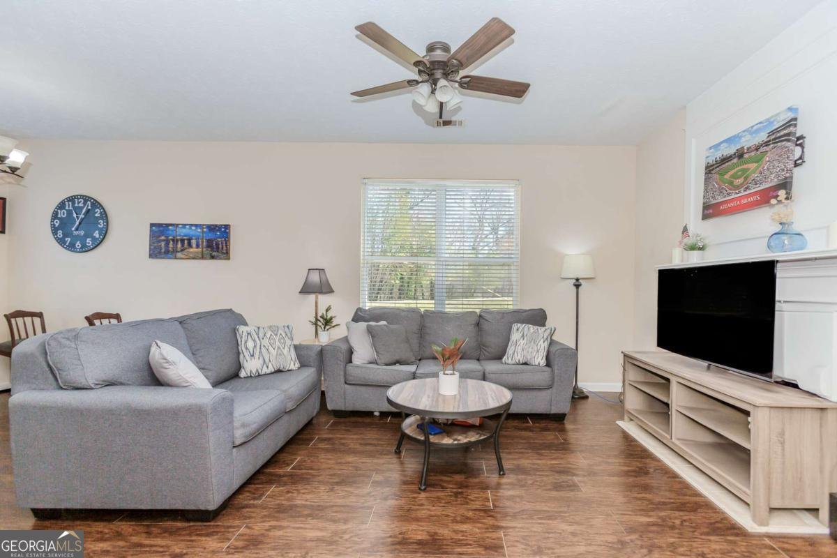 6222 Shoreview Circle Flowery Branch - 6