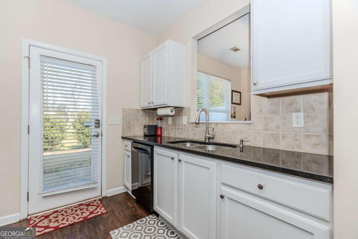 6222 Shoreview Circle Flowery Branch - 9