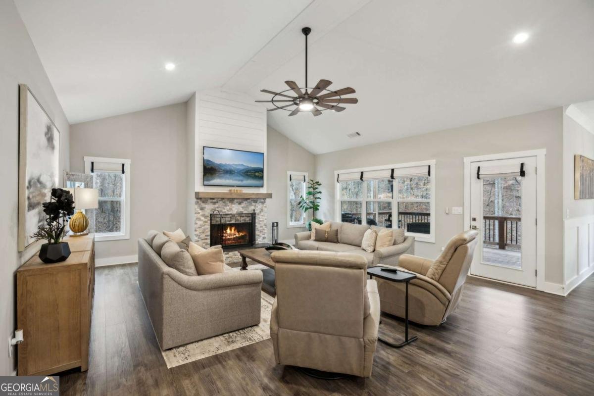 6185 White Way Gainesville - 11