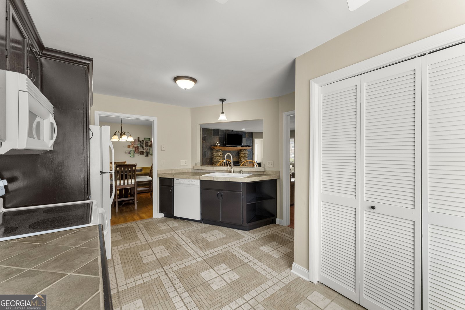 402 Mill Pond Road Roswell - 15