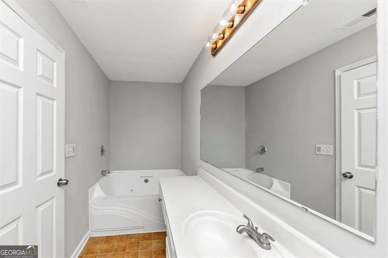735 CRESTWELL Circle Atlanta - 22