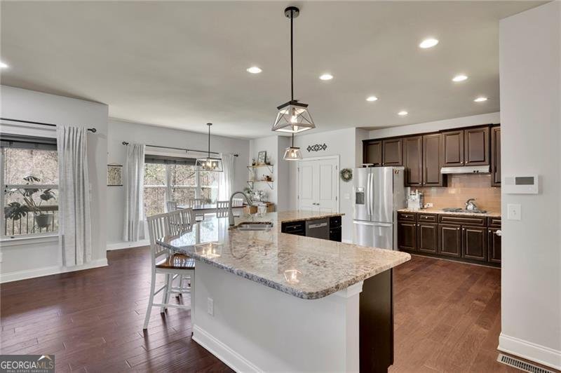 194 Lakestone Parkway Woodstock - 10