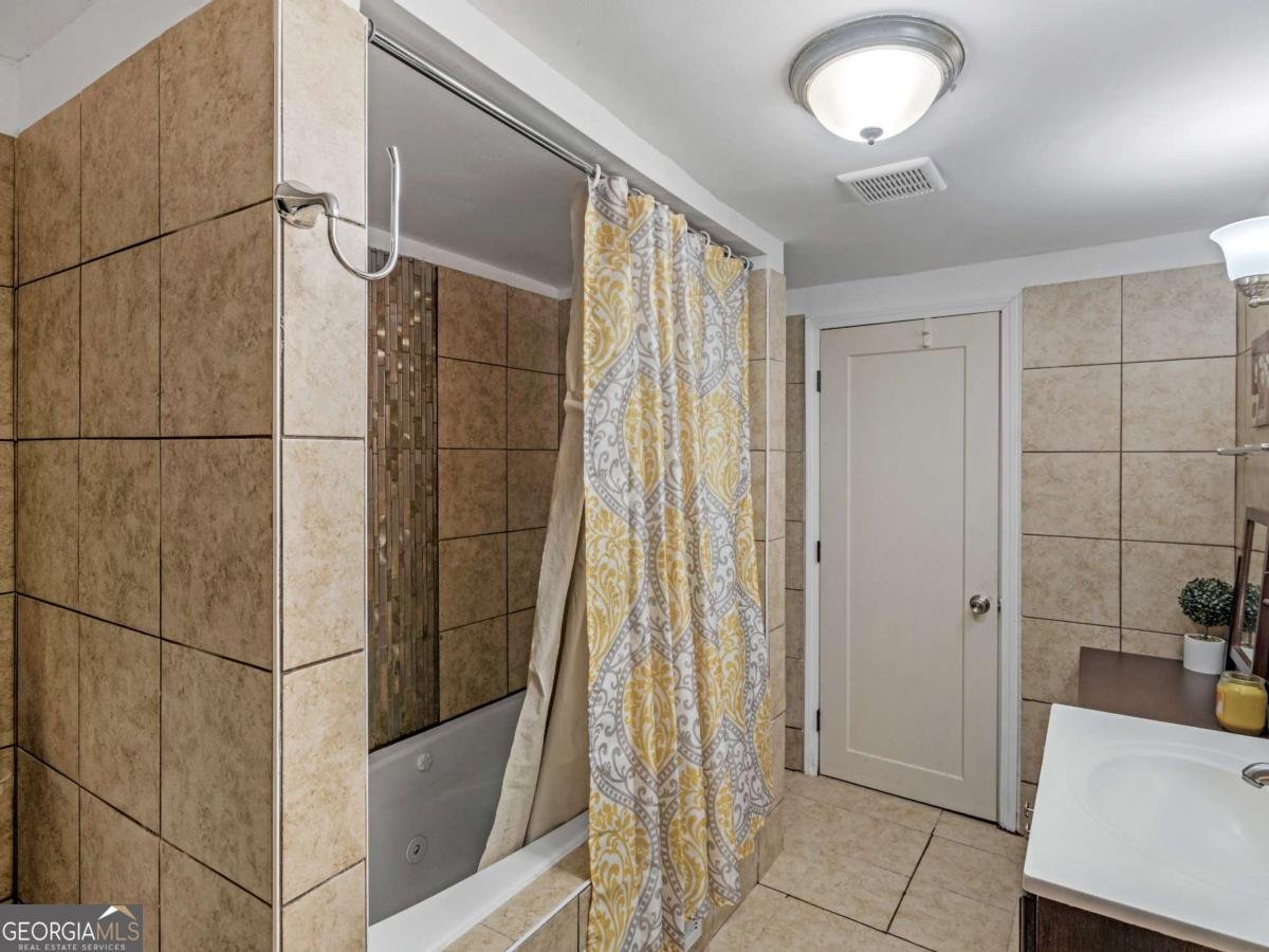 1202 Coan Drive Locust Grove - 2