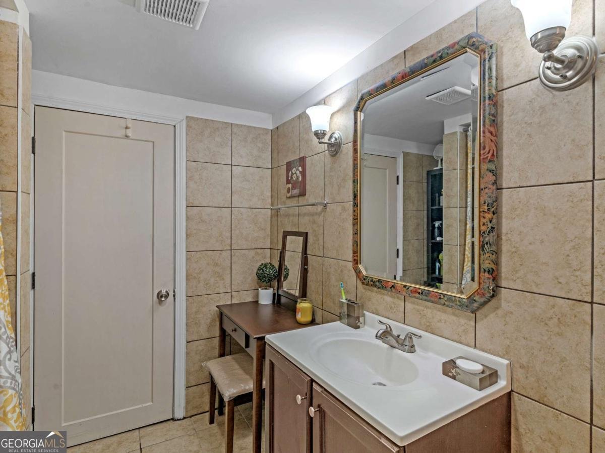 1202 Coan Drive Locust Grove - 3