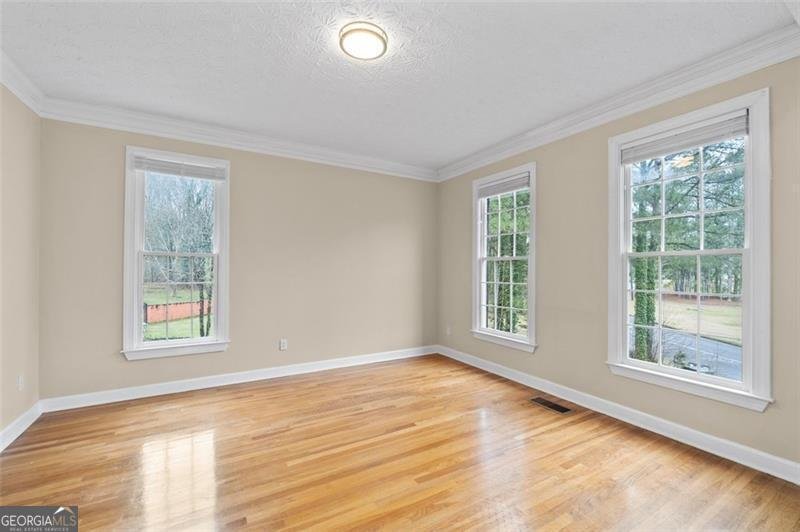 1811 Lake Cove Drive Atlanta - 9
