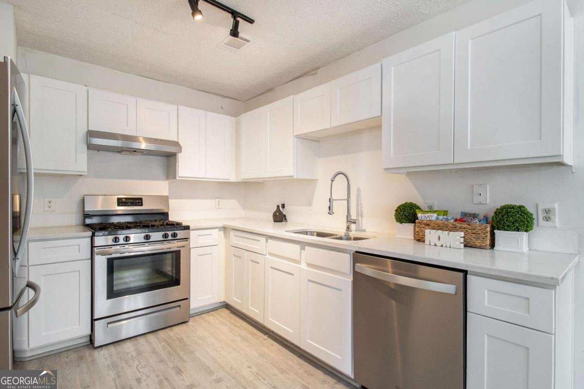 1025 Lakeside Circle Covington - 6