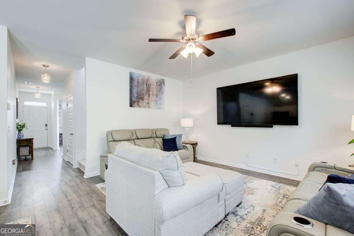 221 SULLIVAN Street Hampton - 25