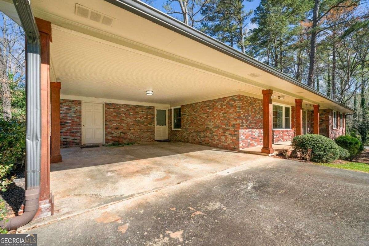 1505 Robinhood Trail Gainesville - 35