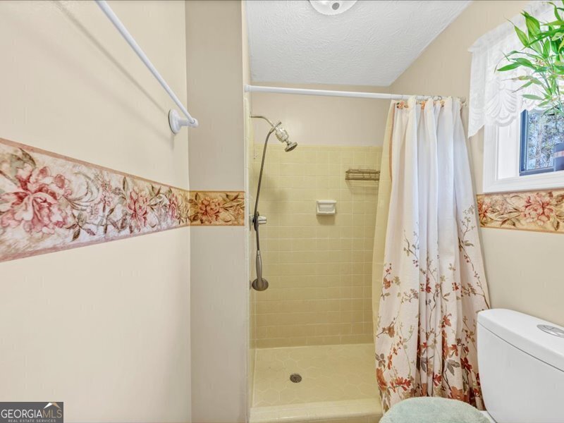 5221 La Paloma Drive Lilburn - 38