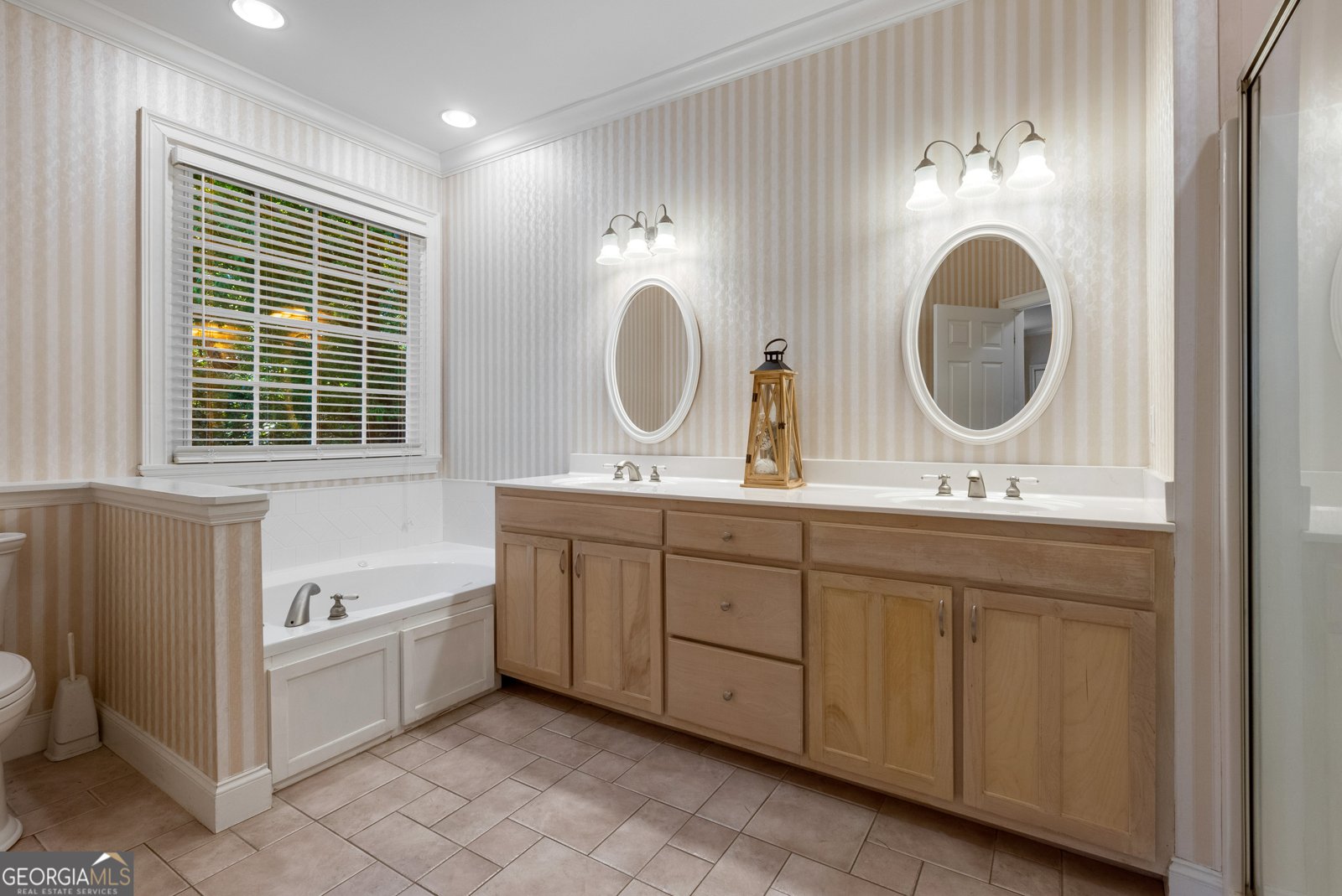 447 Yates Circle Clarkesville - 29