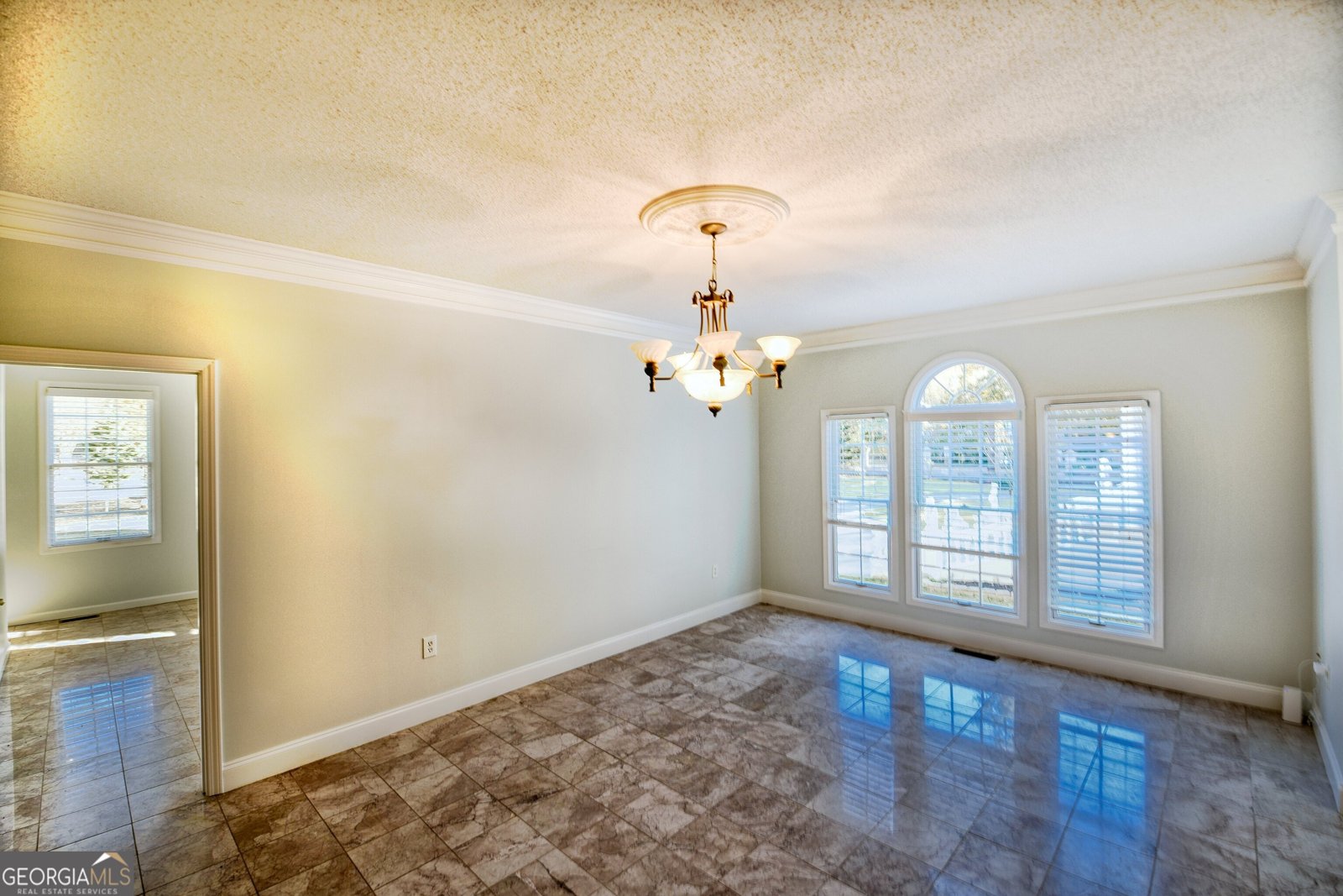 6020 Riverside Drive Atlanta - 45