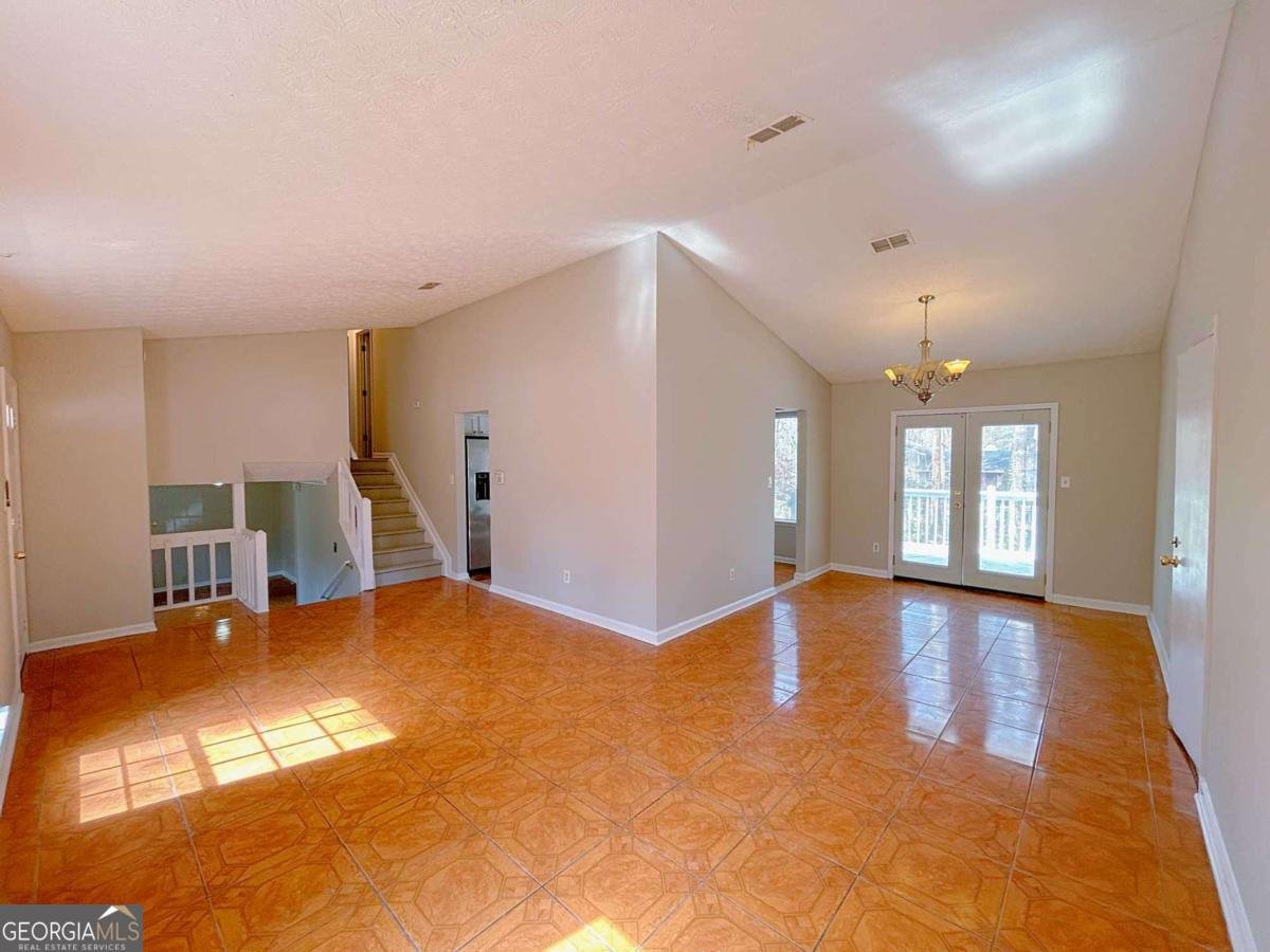 566 Aberdeen Drive Stone Mountain - 4