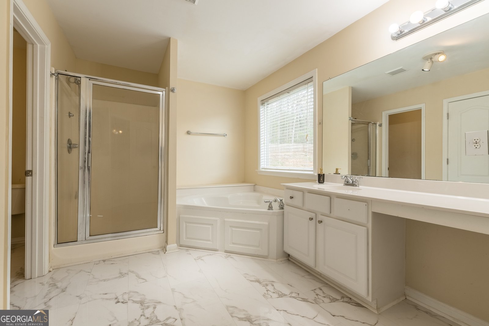 3450 LONG LAKE Drive Douglasville - 19