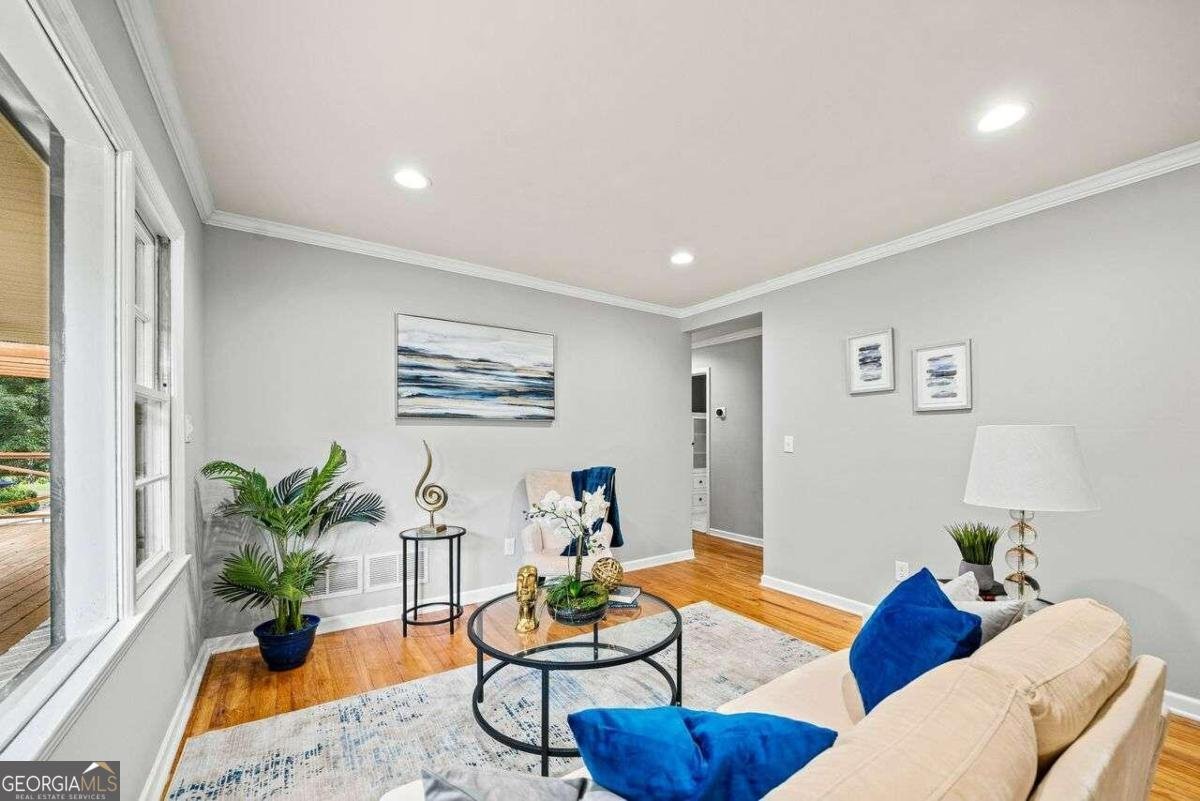 215 COLLUM Street Atlanta - 24