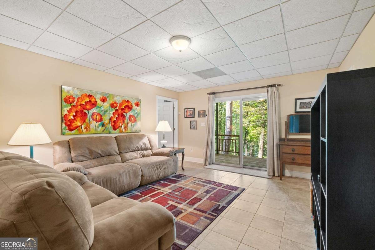 6217 Lakeshore Drive Gainesville - 28
