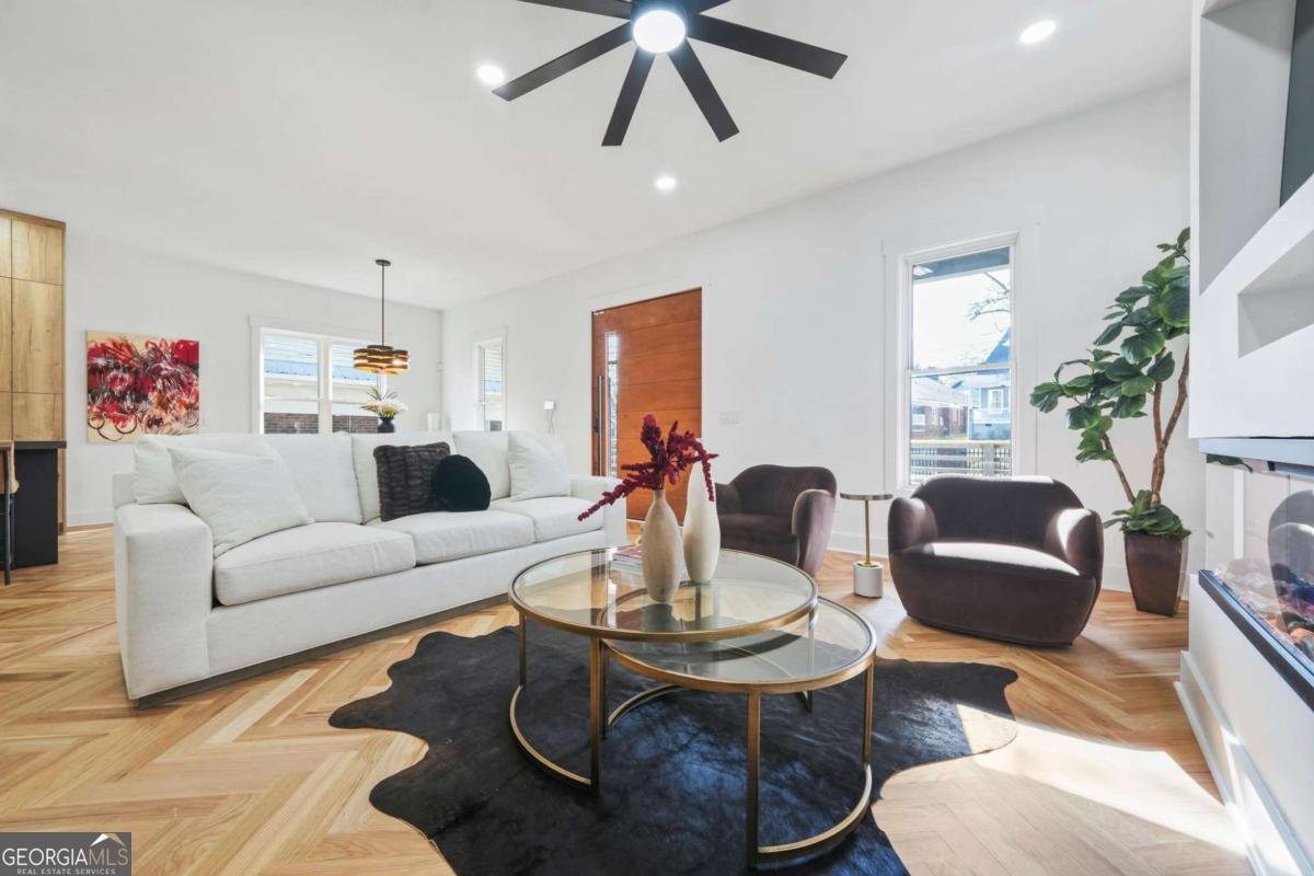 718 Cascade Avenue Atlanta - 11