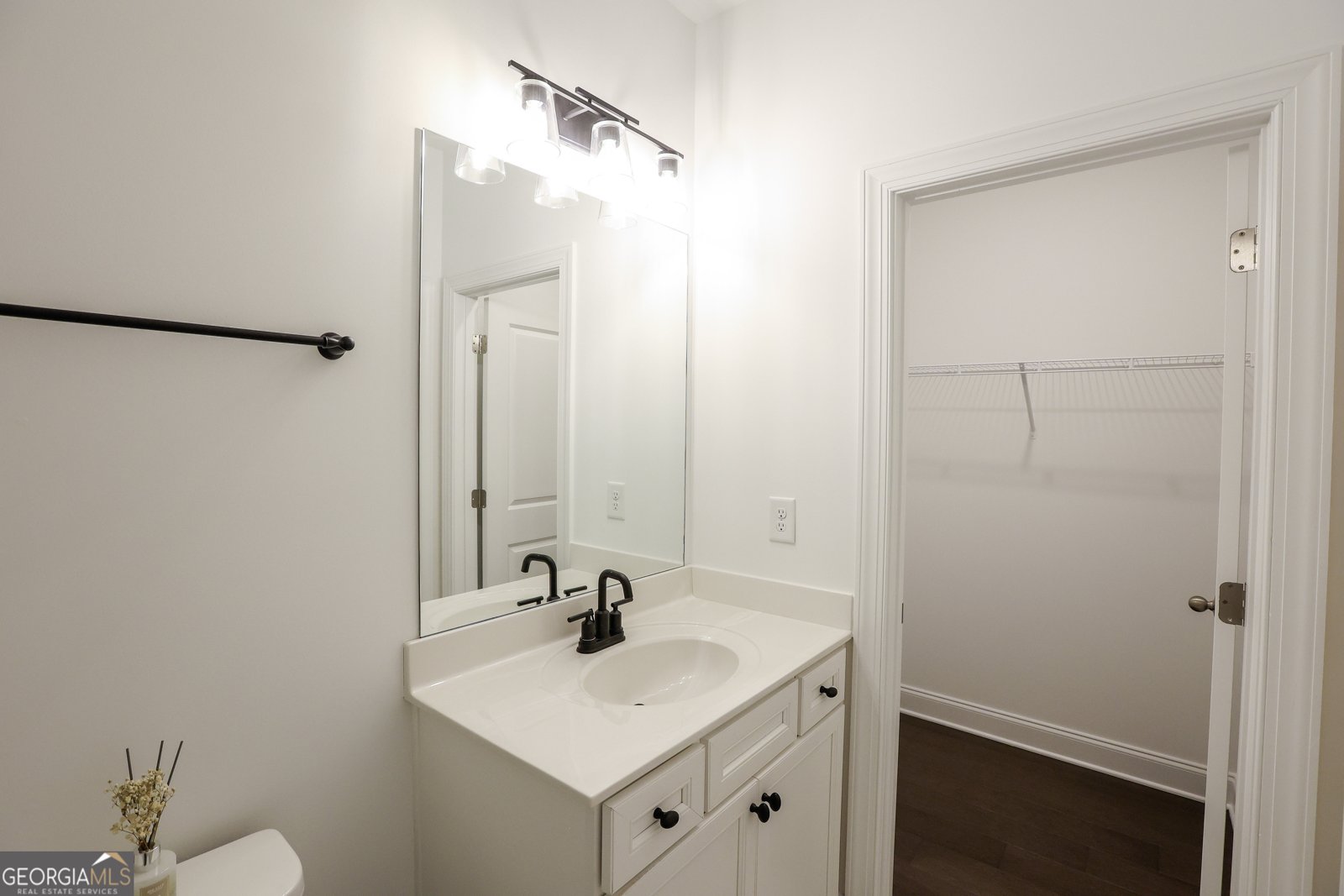 6569 Beacon Drive Sandy Springs - 28