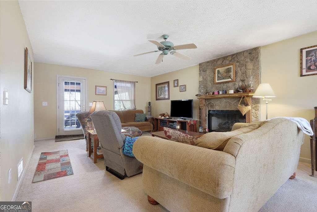962 Cove Lake Court Lawrenceville - 3