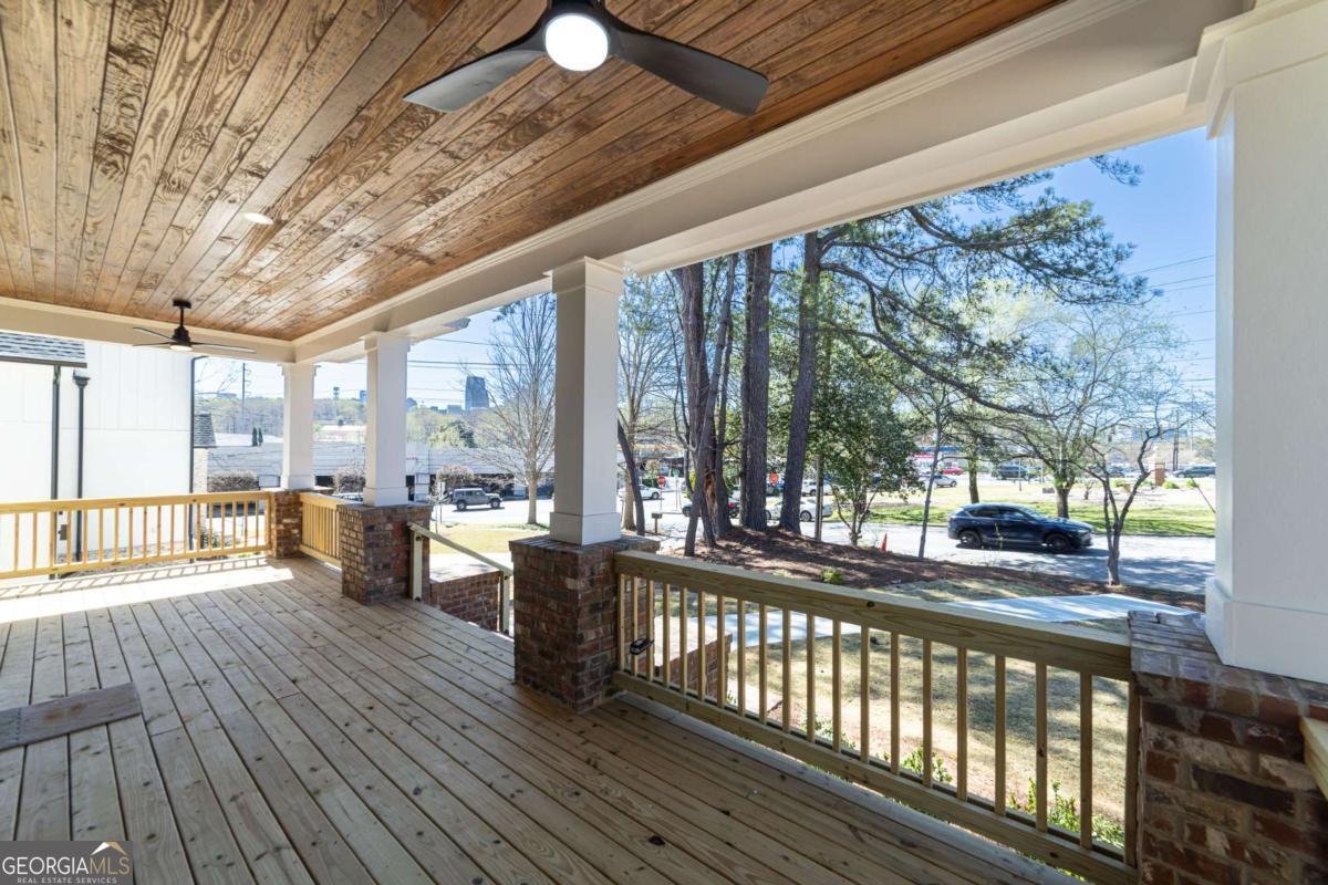 585 Sherwood Road Atlanta - 15