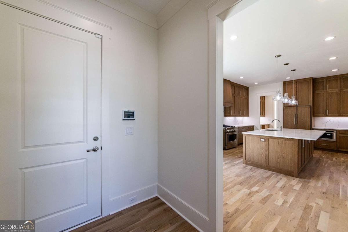 585 Sherwood Road Atlanta - 52