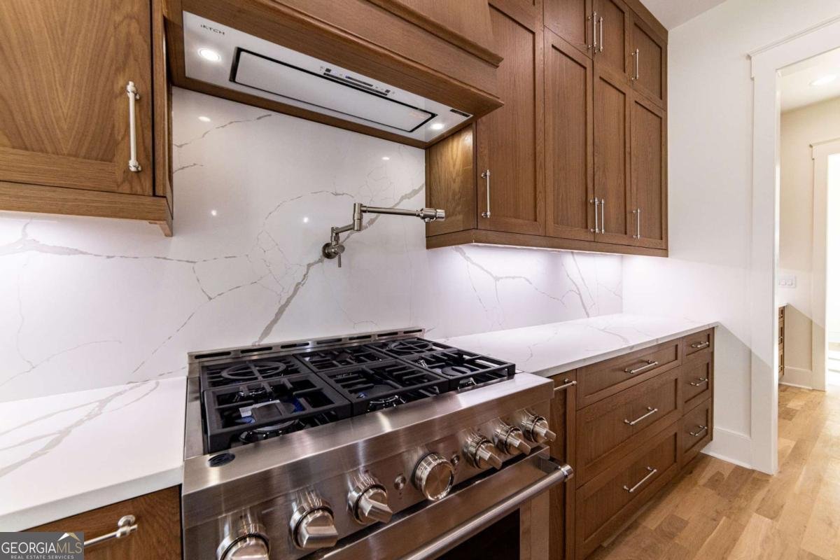585 Sherwood Road Atlanta - 58