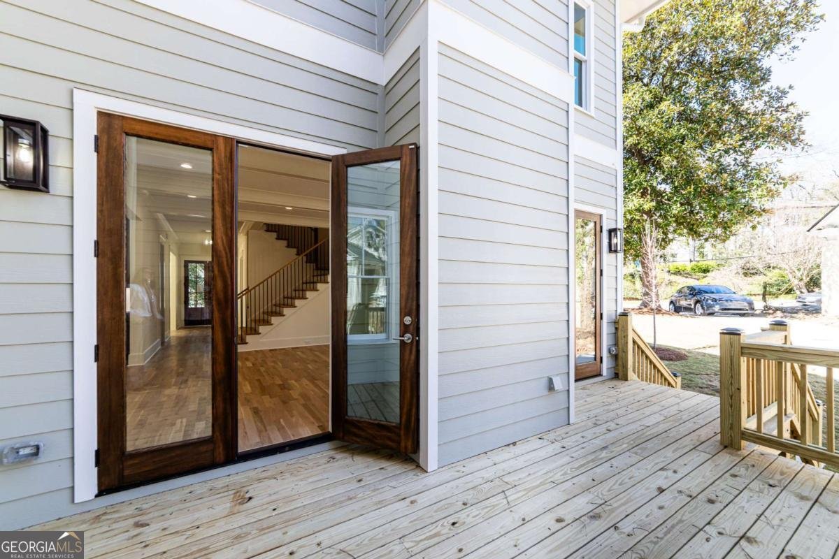 585 Sherwood Road Atlanta - 60